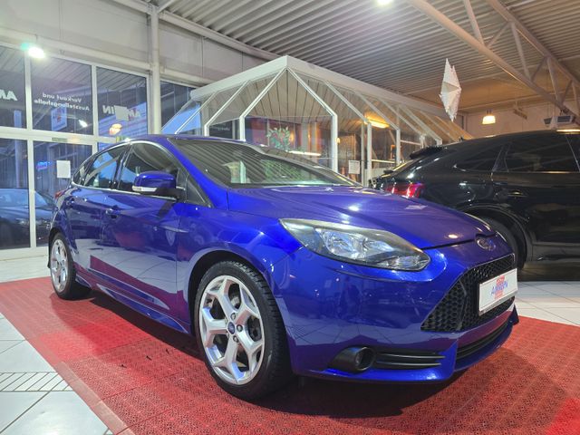 Ford Focus ST+RECARO-SPORTSITZE+SHZ+KLIMA+08/27-TÜV+